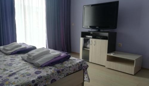 Apartment with Pool View 