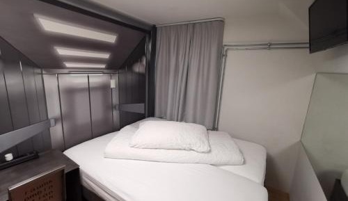 Single Room with Private External Bathroom