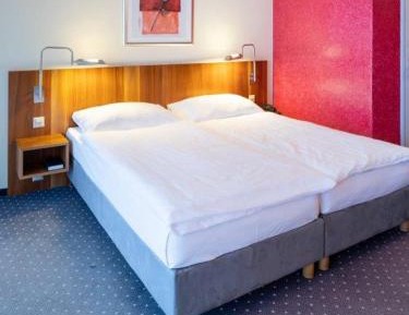 Double or Twin Room with Garden View