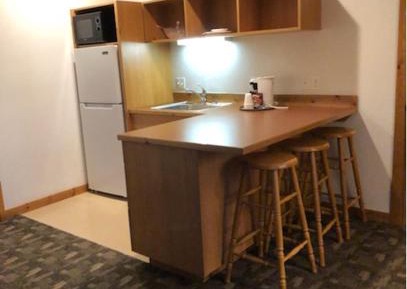 Single Queen with Kitchenette