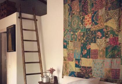 Large Double Room with Sofa and Garden View