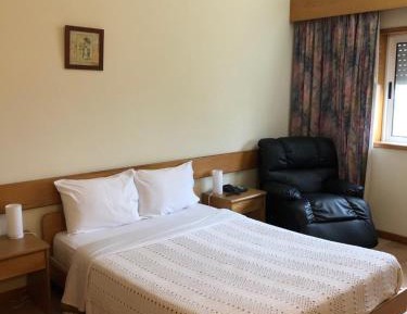 Deluxe Room (2 Adults + 1 Child)