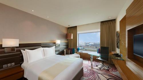 Standard King Room with City View