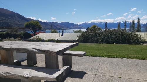 Apartment with Lake View
