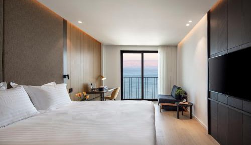 Premium Double Room with lake view