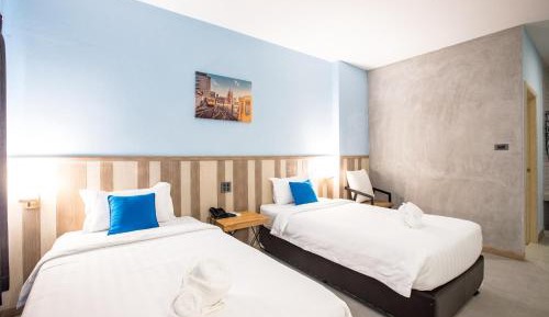 Standard Twin Room with Mountain View