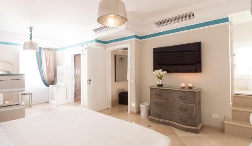 Superior King Suite - separate building