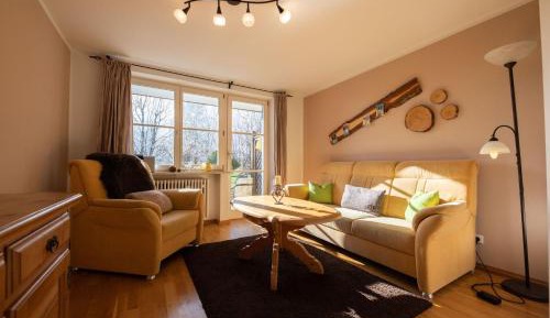 Apartment with Mountain View