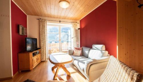 Apartment with Mountain View