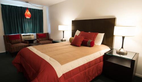 Deluxe Queen Room
