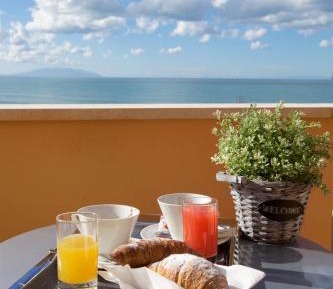Family Room with Sea View