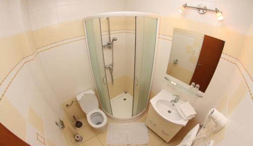 Standard One-Bedroom Apartment with Balcony and Lake View