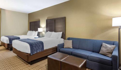 Queen Suite with Two Queen Beds and Sofa Bed - Non-Smoking