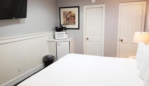 1 King Bed, Non Smoking