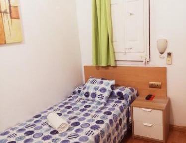 Standard Single Room with Shared Bathroom