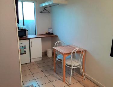 Standard Queen and Single Room