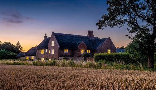 Deluxe Two-Bedroom Apartment with Garden View