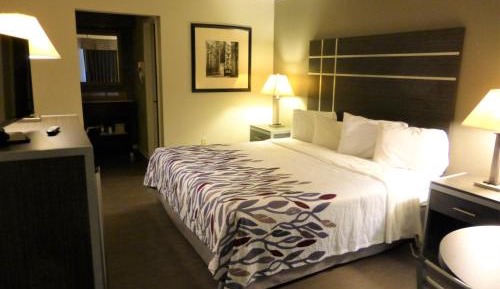 Deluxe King Room with Disability Access - Non-Smoking