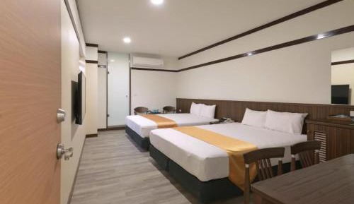 Qaudruple Room with Two Double Beds