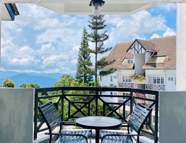 Apartment with Balcony