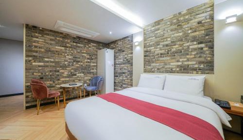 Suite with City View