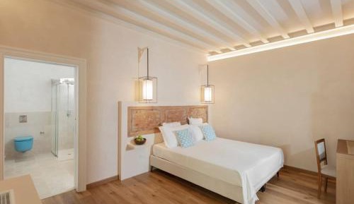 Deluxe Double Room with Partial Sea View