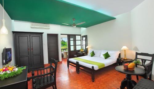 Deluxe Double Room (2 Adults + 1 Child)