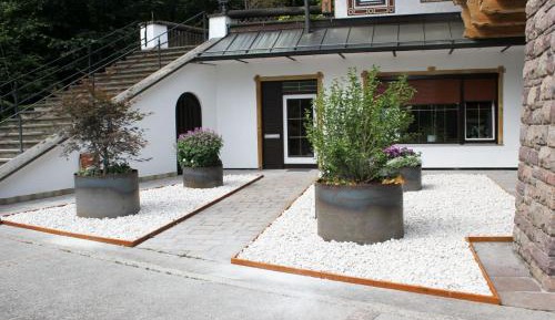 Apartment with Mountain View