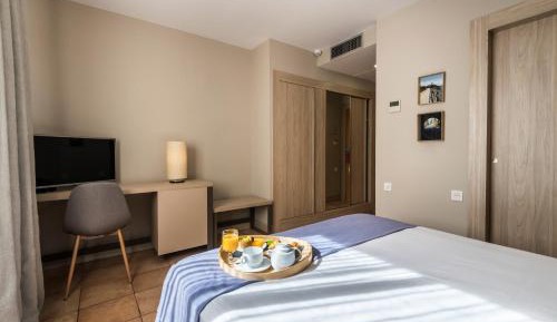 Double or Twin Room (2 Adults + 1 Child)