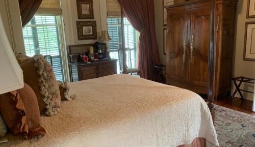 Deluxe King Suite