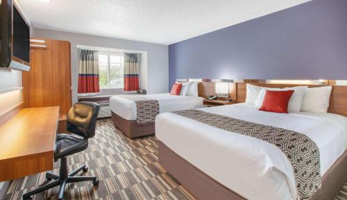 Queen Room with Two Queen Beds - Non-Smoking