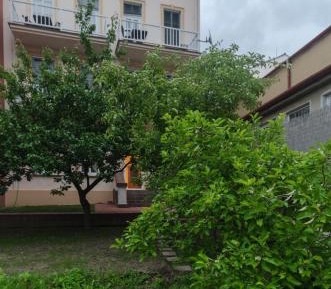 Apartment with Garden