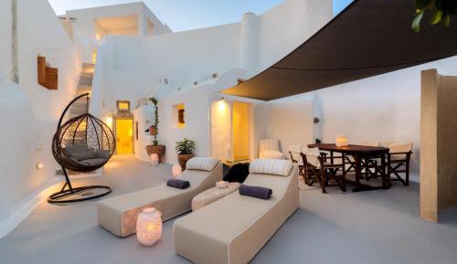 Oceanida Cave Suite with Private Hot Tub