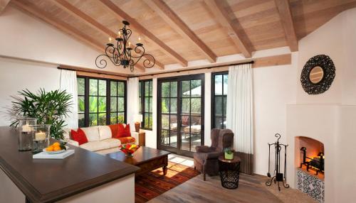 King Suite with Garden View