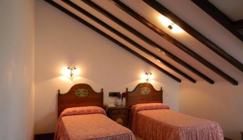 Twin Room with Bathroom
