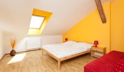 Quintuple Room