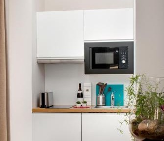 Studio 2nd floor - No Elevator