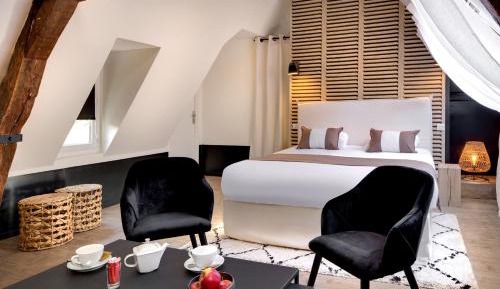  Deluxe Double Room 3rd floor - No Elevator