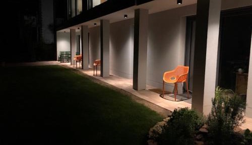 Apartment with Garden View