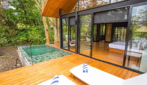 Kumbuk - Water Chalet with Plunge Pool (10% off on food)