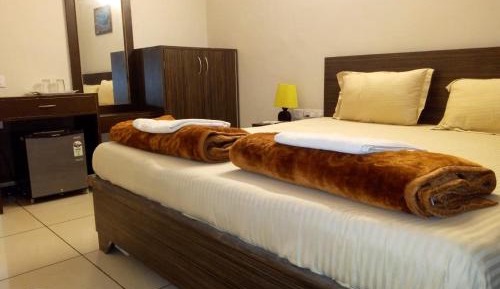 Superior Double Room with Pool View