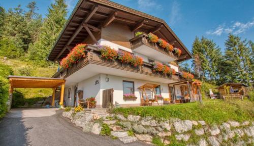 Two-Bedroom Apartment with Mountain View