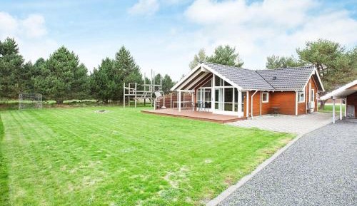 Three-Bedroom Holiday Home 