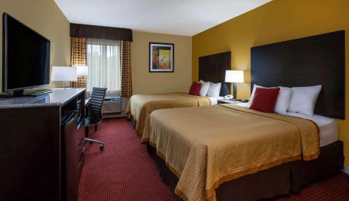 Queen Room with Two Queen Beds - Non-Smoking