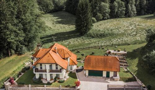 Villa with Garden View