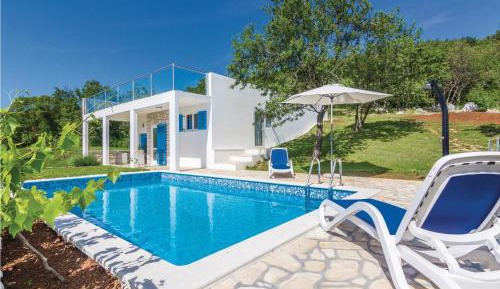 One-Bedroom Holiday Home