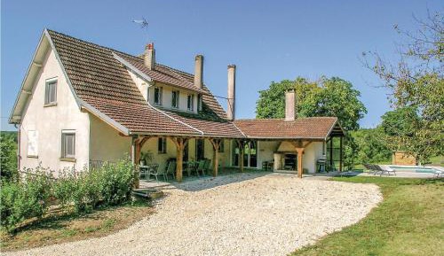 Five-Bedroom Holiday Home
