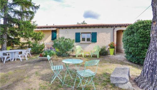 One-Bedroom Holiday Home