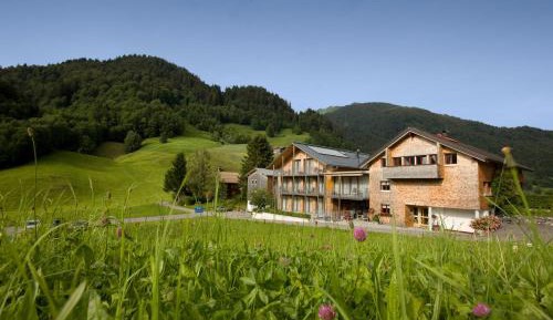 Deluxe Two-Bedroom Apartment