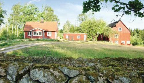 Three-Bedroom Holiday Home 